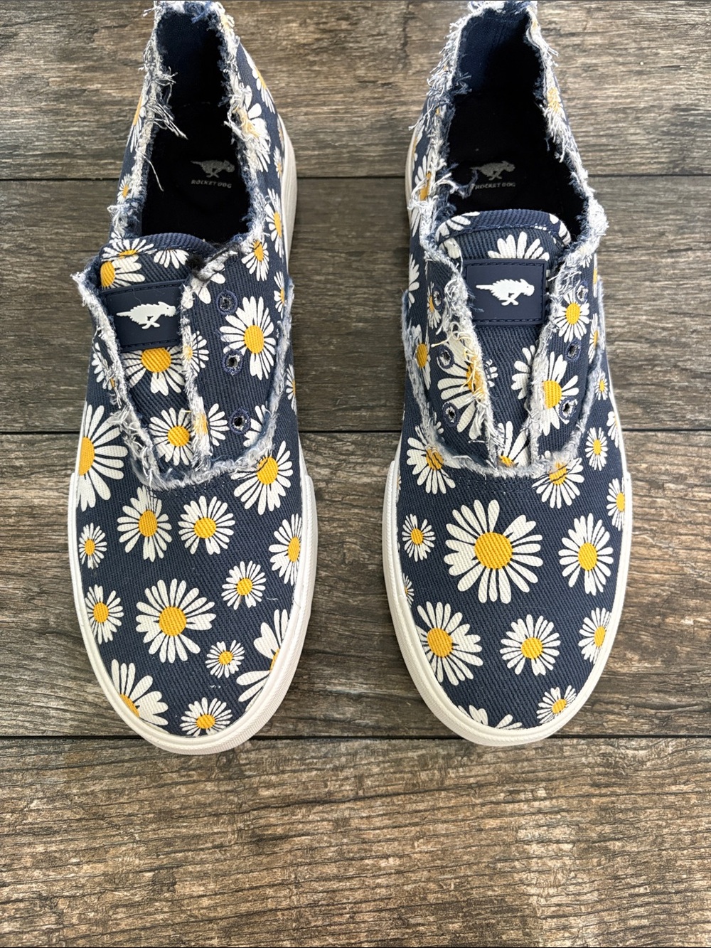*new* Rocket Dog Women's Navy Daisy Slip-On Sneakers